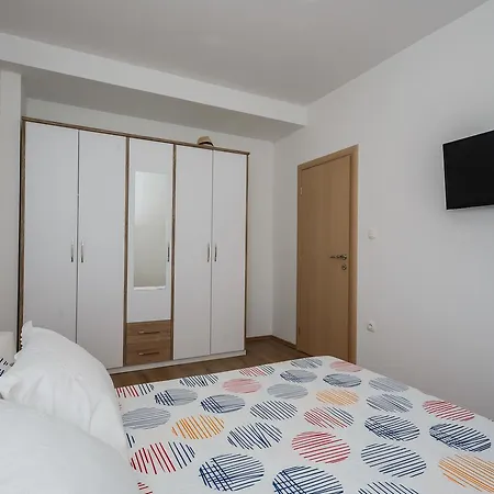 Toni With 5 Bedrooms And Heated Pool * Kaštela