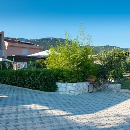 Villa Toni With 5 Bedrooms And Heated Pool *