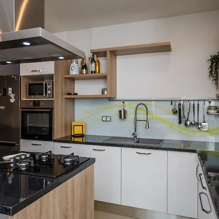 Villa Toni With 5 Bedrooms And Heated Pool *